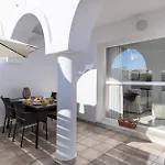 Casa Danesa, With Heated Pool, Gym And Restaurant بيت للعطل ماربيا